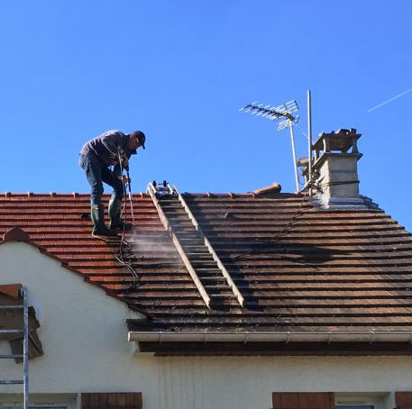 Expert en nettoyage et démoussage de toit à Argenteuil 95000
